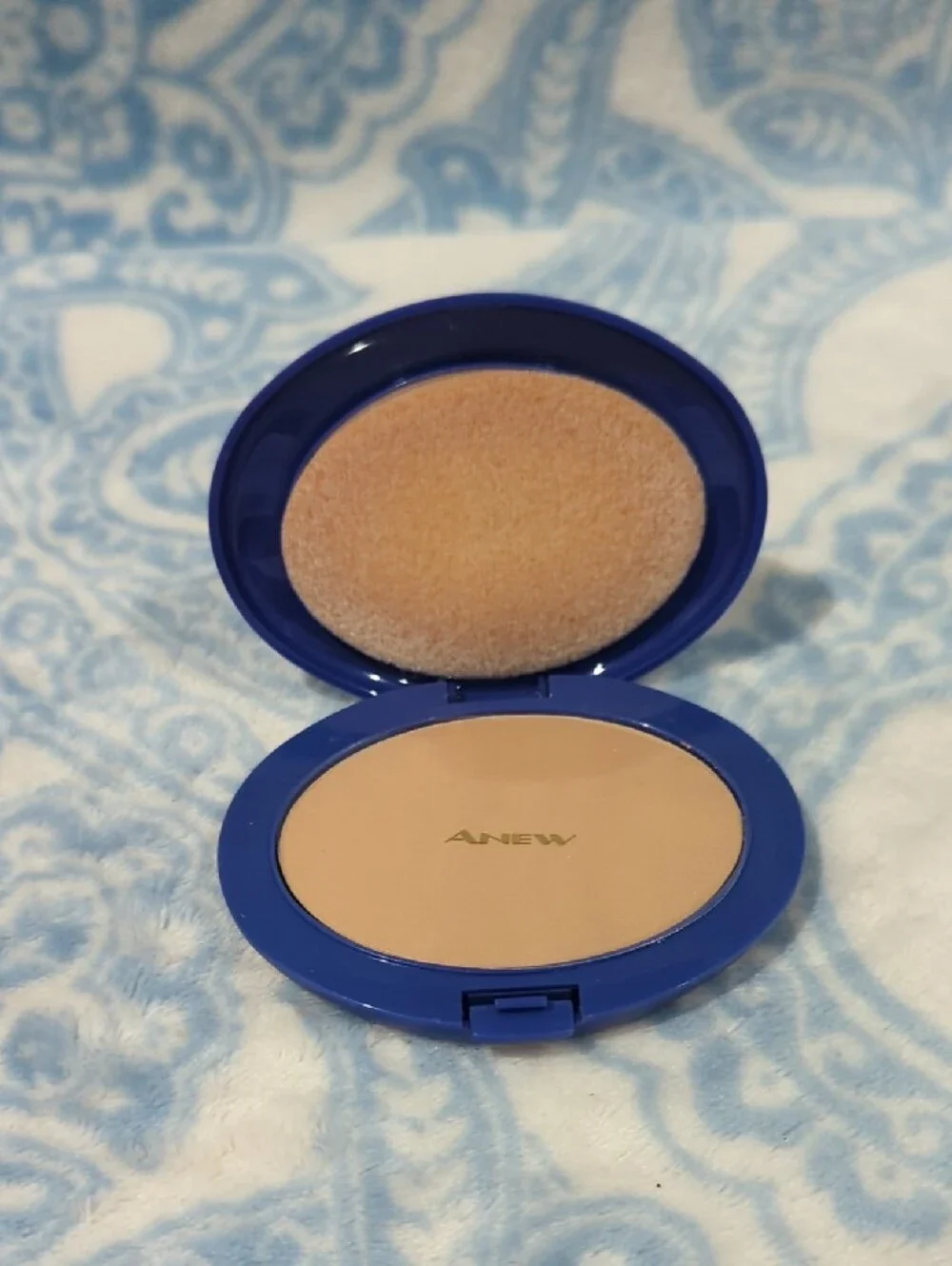Pressed Face Powder Compact Complete With Sponge & Mirror